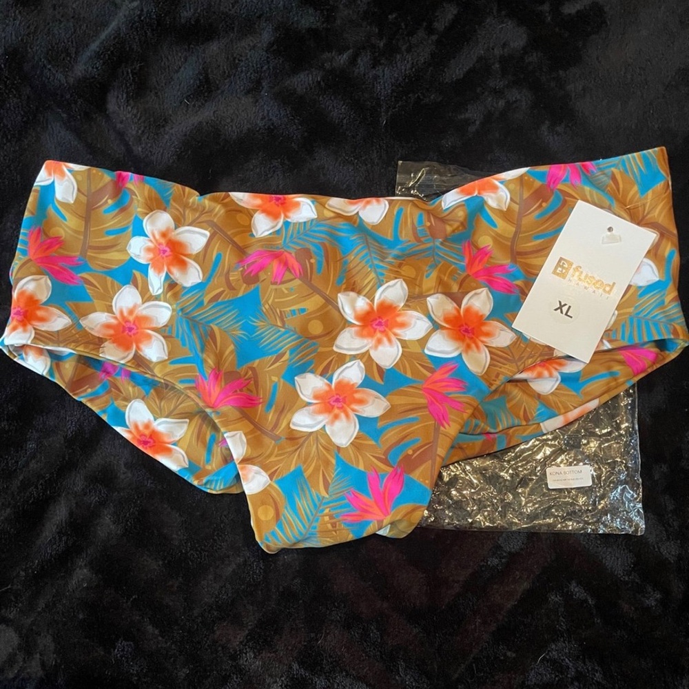 Fused Hawaii Kona bottoms size XL